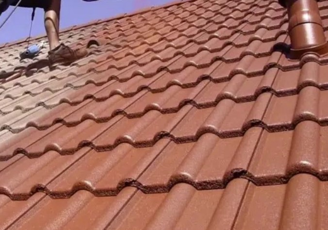 peinture coloré sur toiture